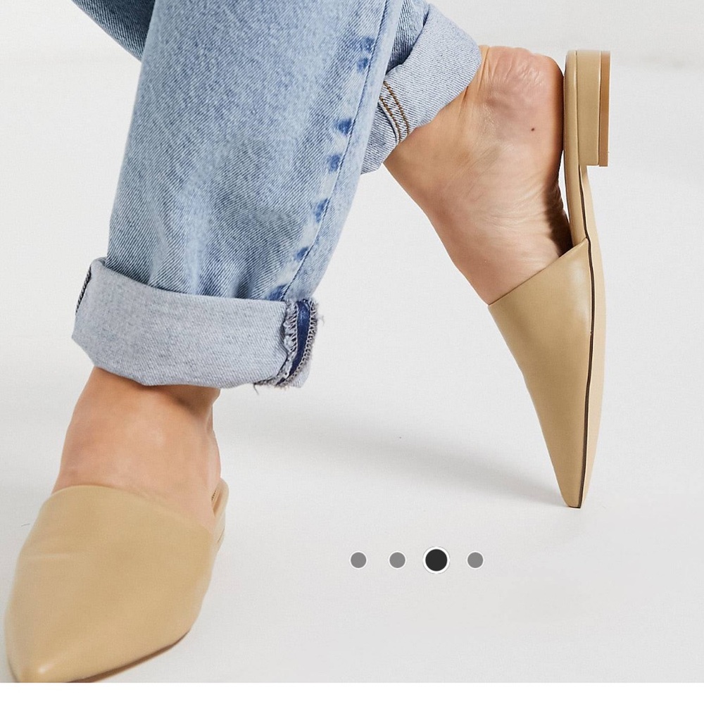 Truffle Collection Pointed Mules in beige